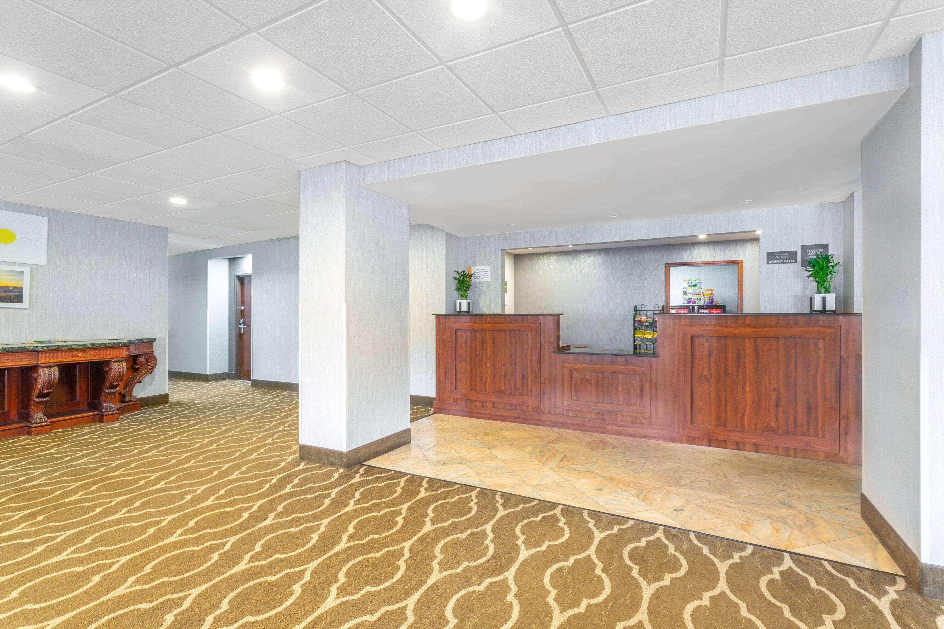 Days Inn By Wyndham Blairsville Buitenkant foto